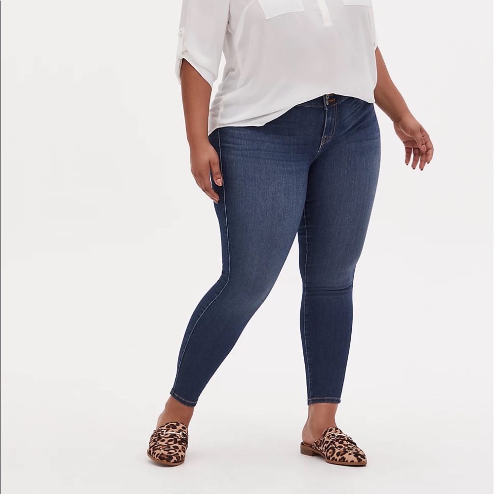 TORRID - JEGGING - CASCADE BLUE SKINNY SUPER STRETCH HIGH-RISE JEAN - SIZE 18R